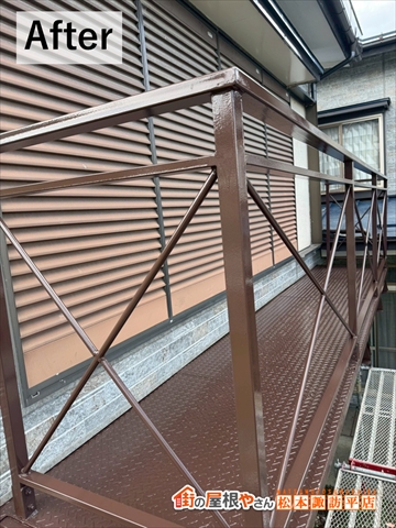 松本市縞鋼板デッキ塗装　施工後